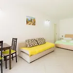 Mandy Apartment *