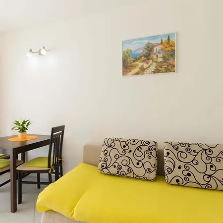 Mandy Apartment