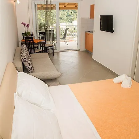 Mandy Apartment