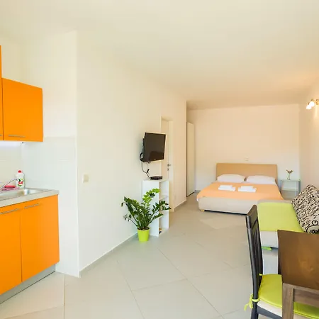 Mandy Apartman