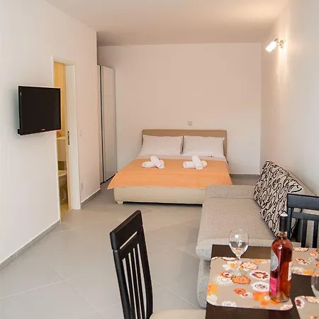 Mandy Apartman