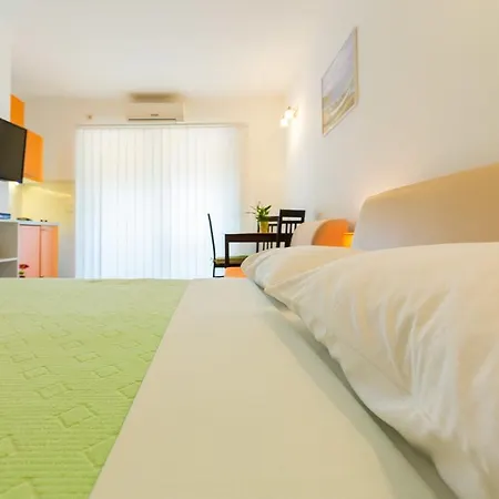 Mandy דוברובניק