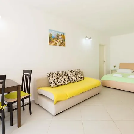 아파트먼트 맨디 아파트 *