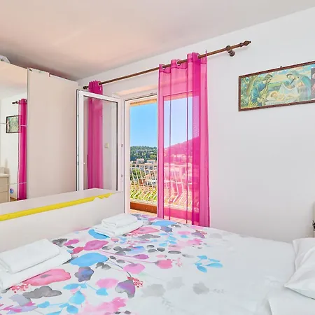 아파트먼트 맨디 *