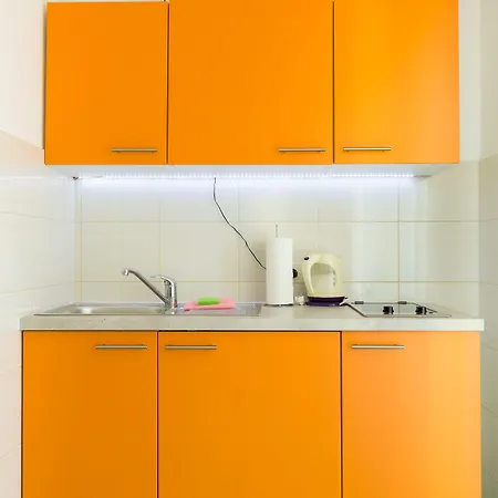 아파트먼트 맨디 *